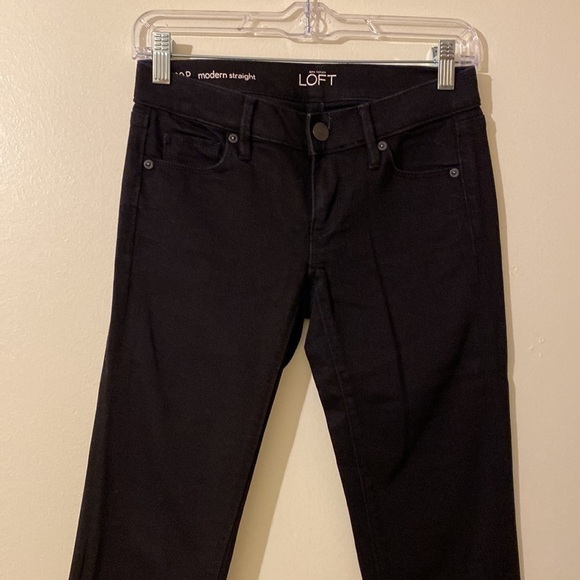 Ann Taylor Loft Loft black modern straight jeans.              Size 24 - Picture 2 of 10